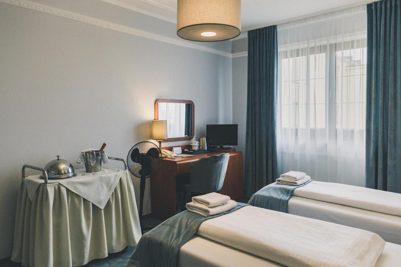 Hotel Czardasz Spa & Wellness Plock Bagian luar foto